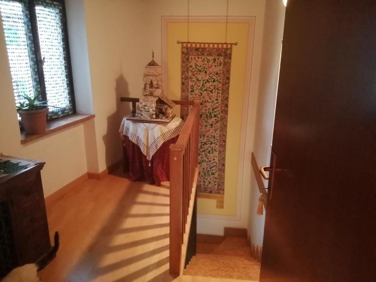 Beb Da Paolo Con Vista Lago San Zeno di Montagna Eksteriør billede