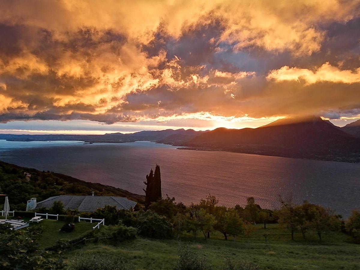 Beb Da Paolo Con Vista Lago San Zeno di Montagna Eksteriør billede