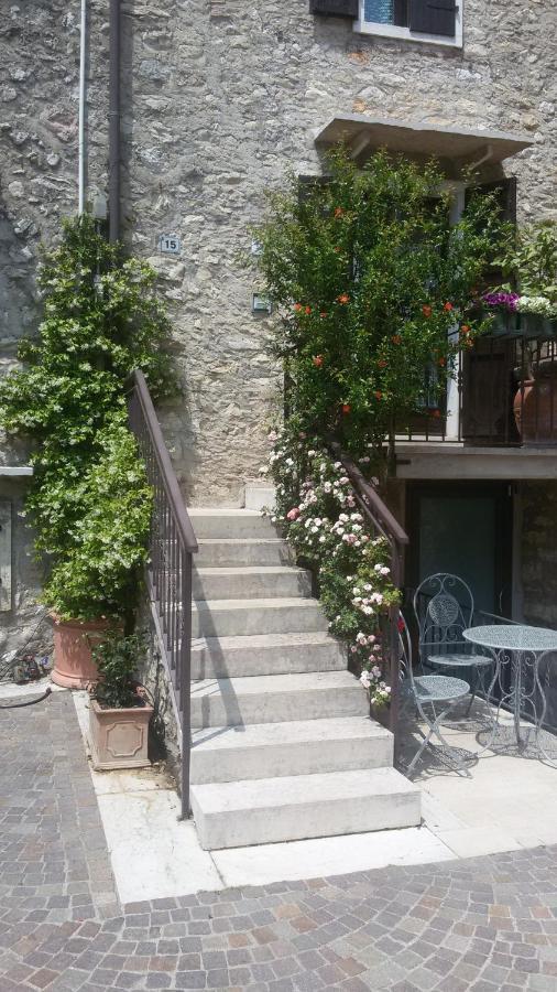 Beb Da Paolo Con Vista Lago San Zeno di Montagna Eksteriør billede