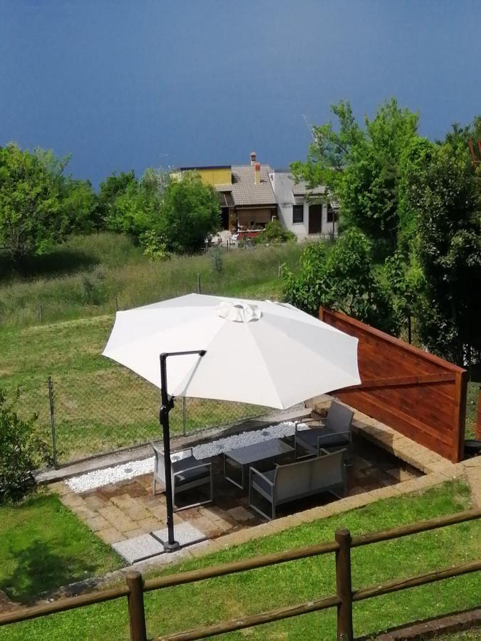 Beb Da Paolo Con Vista Lago San Zeno di Montagna Eksteriør billede