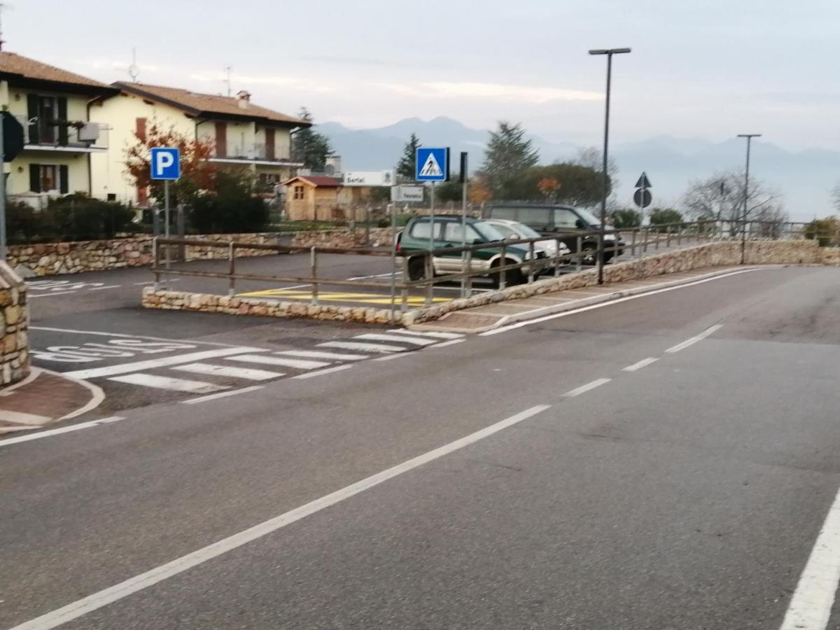 Beb Da Paolo Con Vista Lago San Zeno di Montagna Eksteriør billede